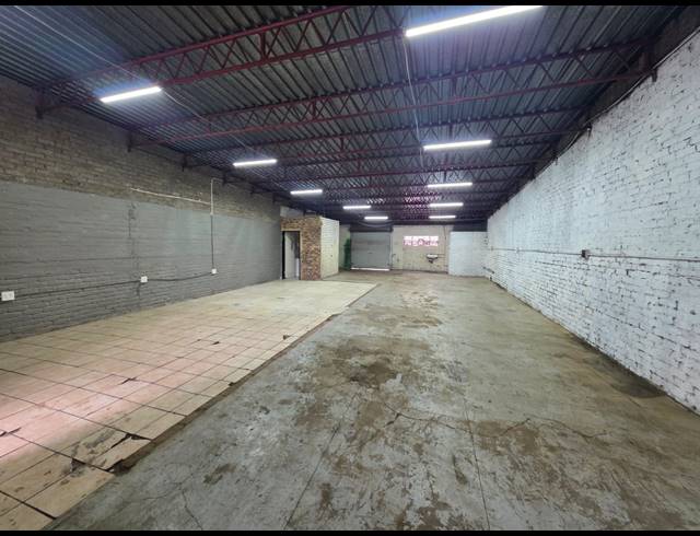 250M² BUSINESS TO LET IN BLESBOKLAAGTE